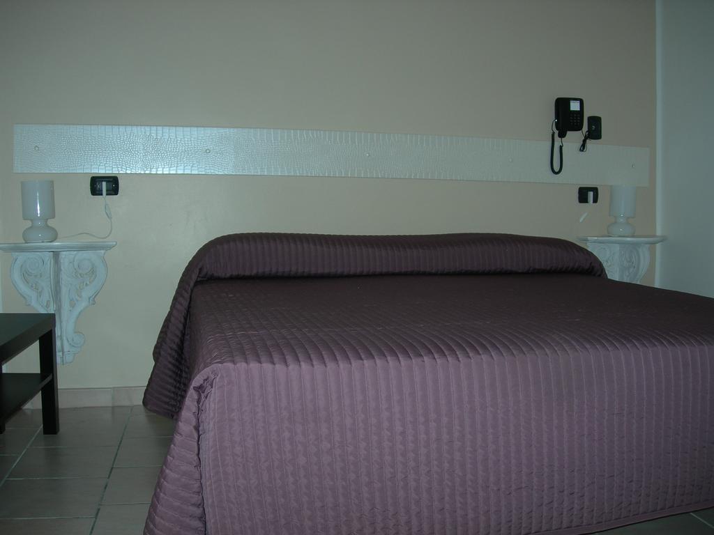 Hotel Due Spade Fidenza Ruang foto