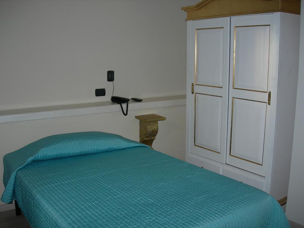 Hotel Due Spade Fidenza Ruang foto
