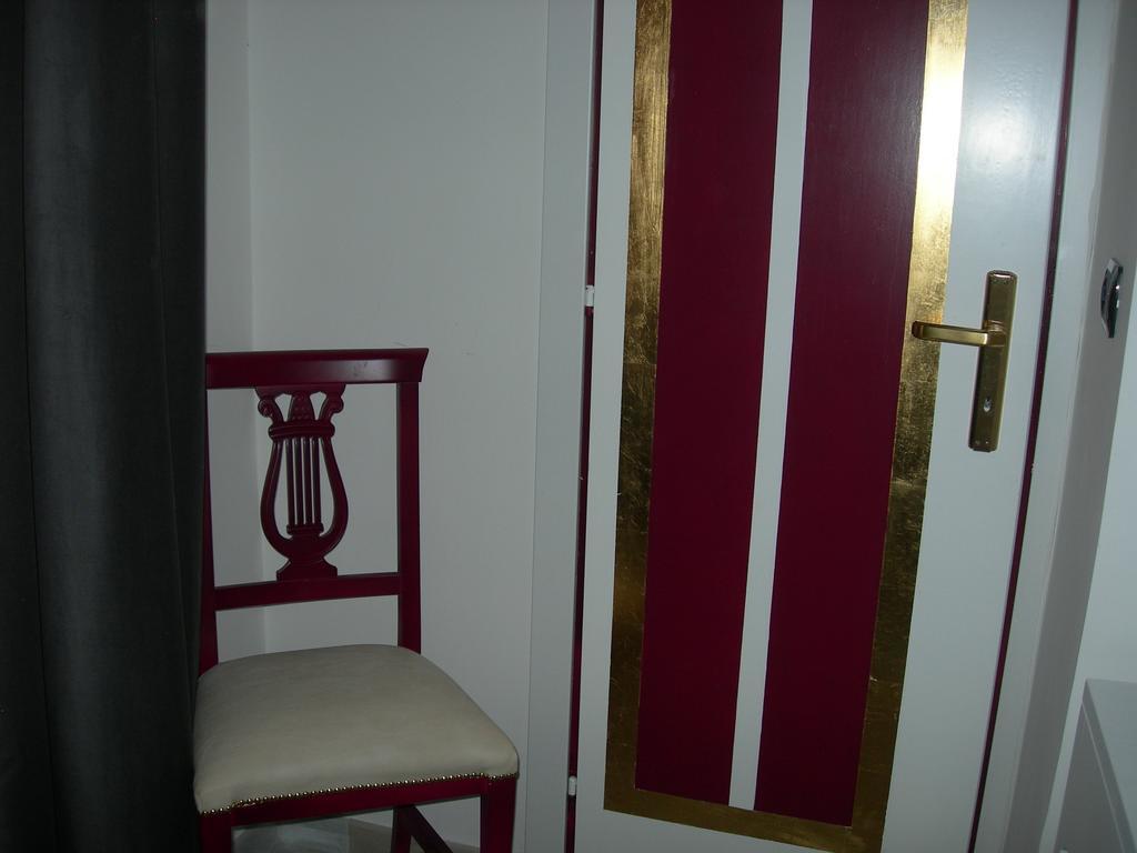 Hotel Due Spade Fidenza Bagian luar foto