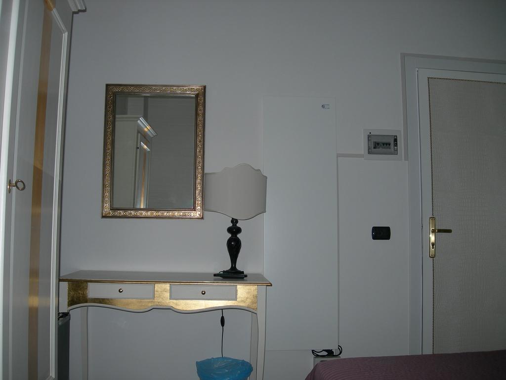 Hotel Due Spade Fidenza Ruang foto