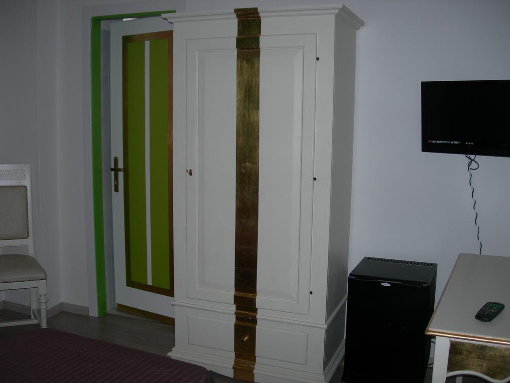 Hotel Due Spade Fidenza Bagian luar foto