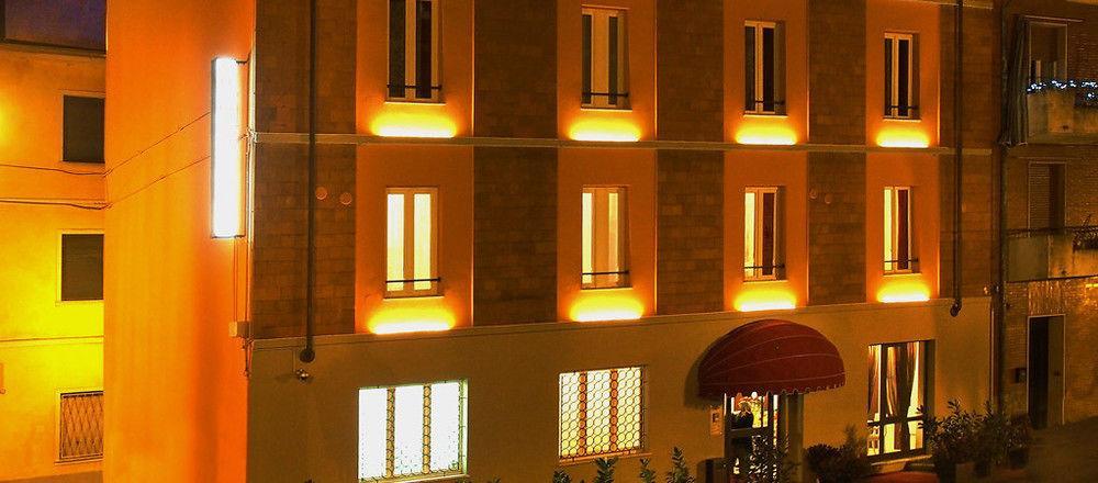 Hotel Due Spade Fidenza Bagian luar foto