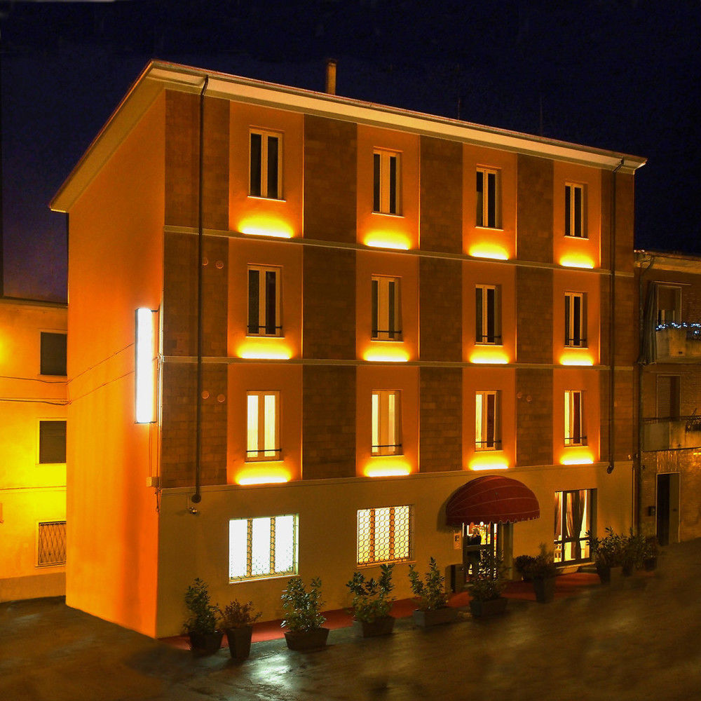 Hotel Due Spade Fidenza Bagian luar foto