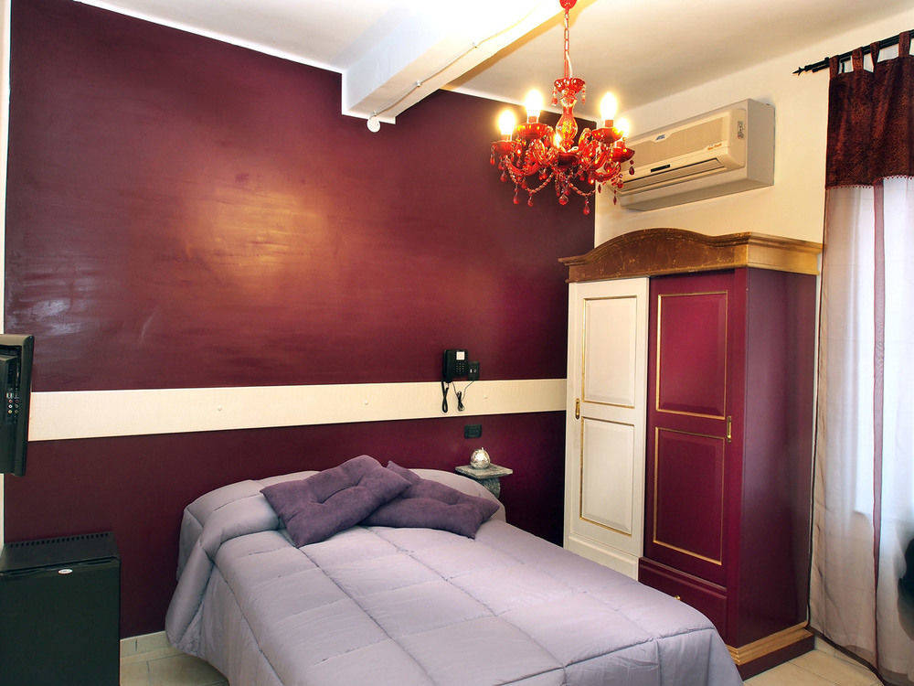 Hotel Due Spade Fidenza Bagian luar foto