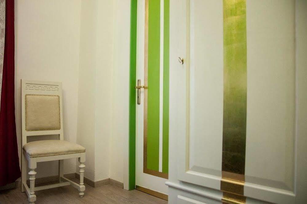 Hotel Due Spade Fidenza Bagian luar foto
