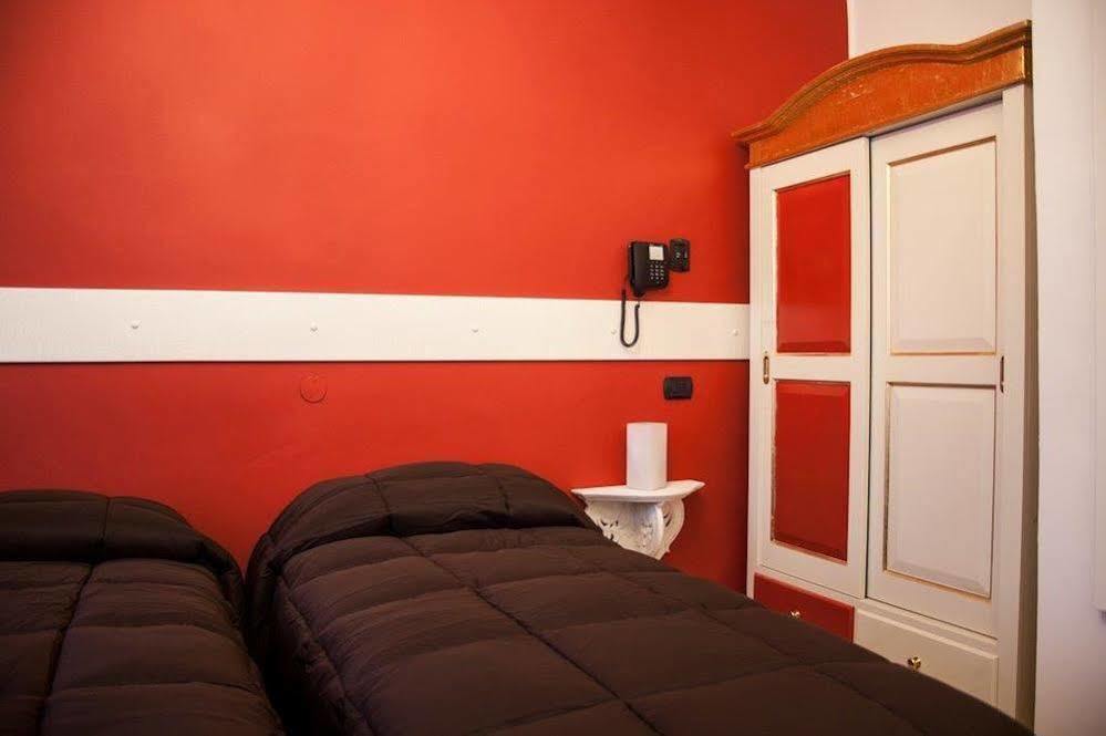 Hotel Due Spade Fidenza Bagian luar foto
